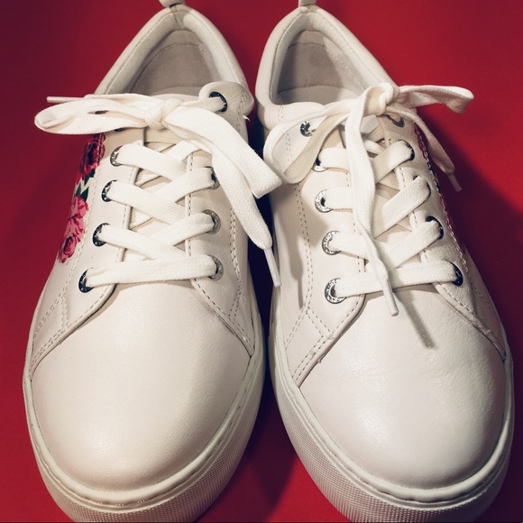 NIB J/Slides Leather Floral Sneakers - Picture 4 of 6